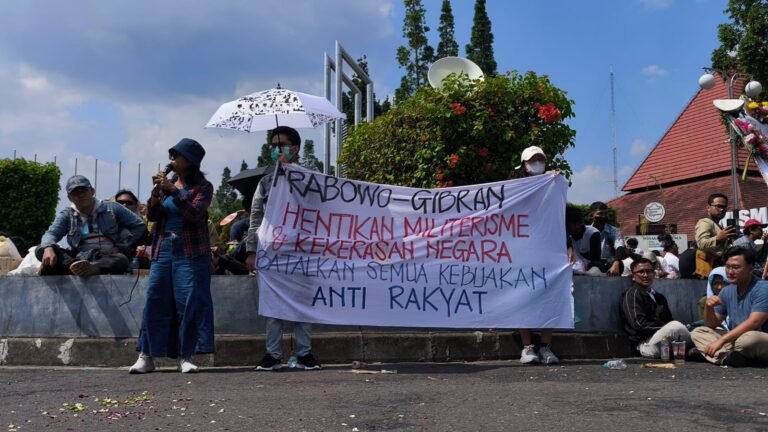 Beranda Migran Statement State Violence: The Reflection of Government’s Failure to Address Indonesia’s Economic-Political Crisis